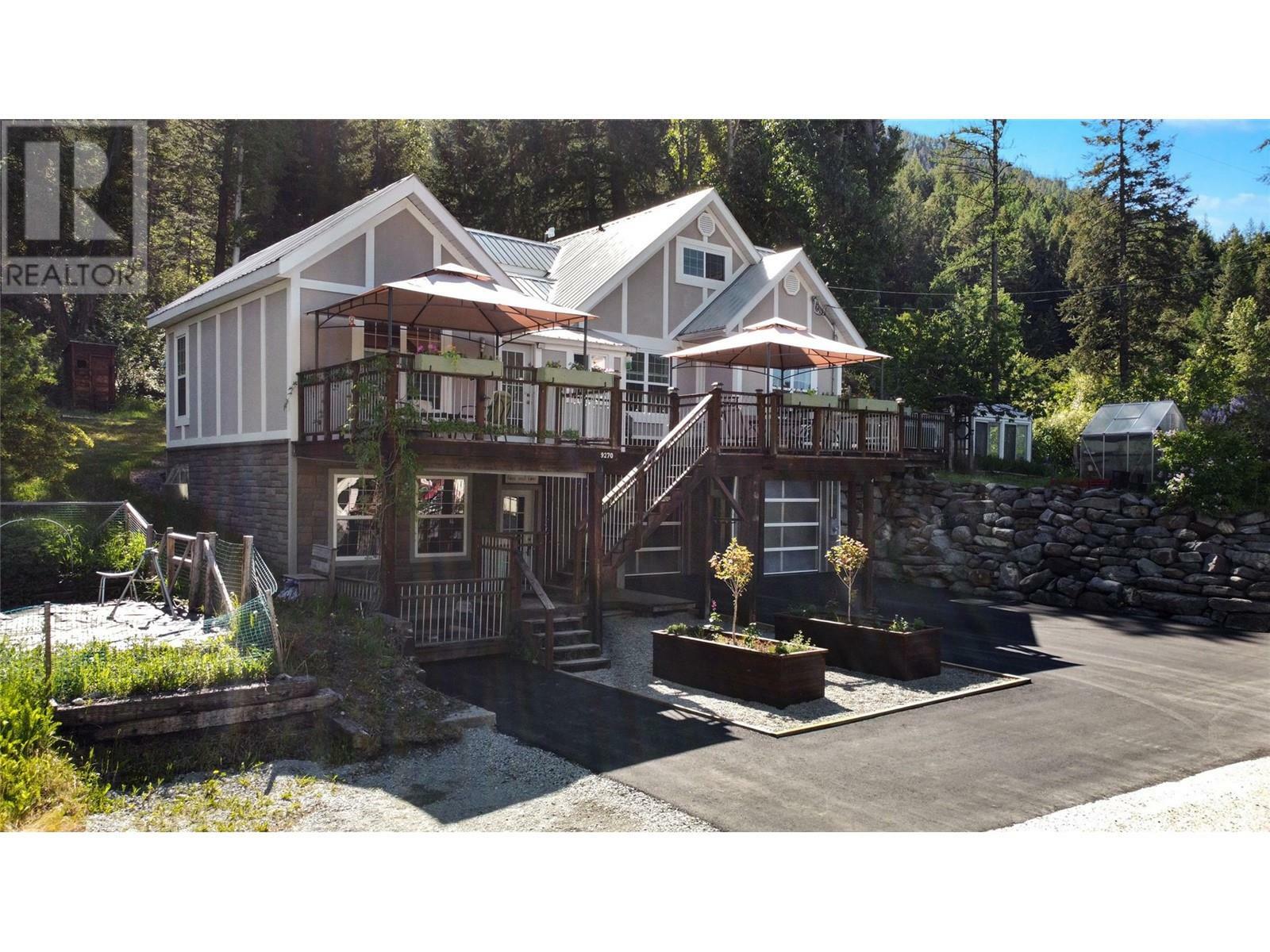 Photo de la propriété: 9270 Campbell Street BC V0B 2A0