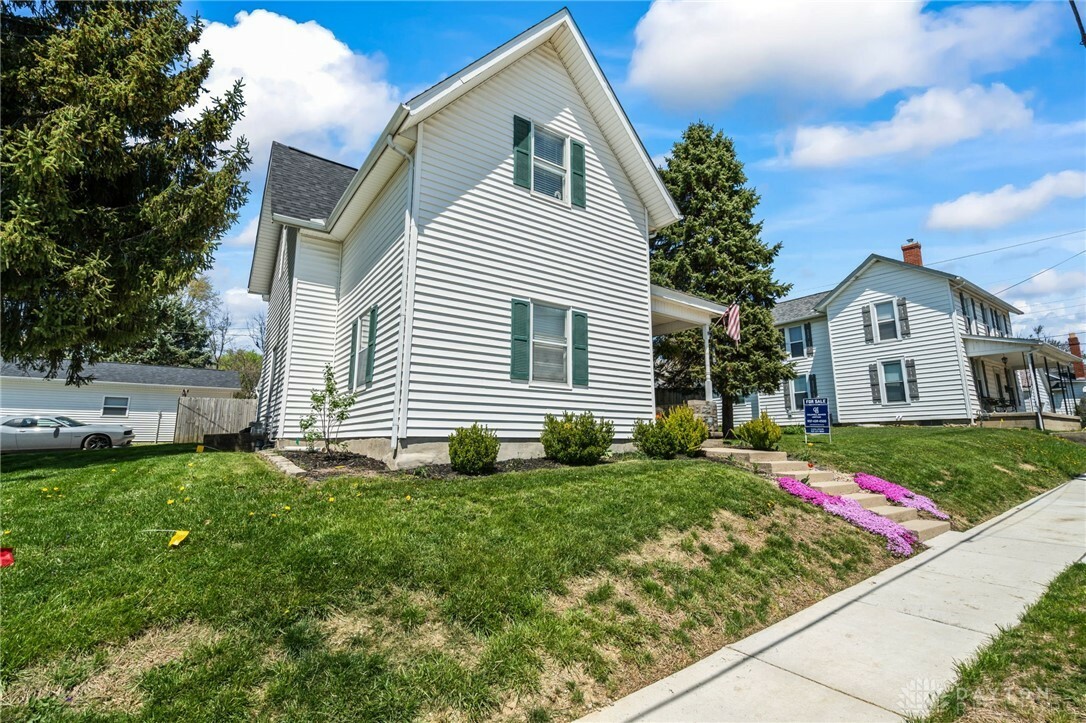 Property Photo: 6 W Race Street OH 43044