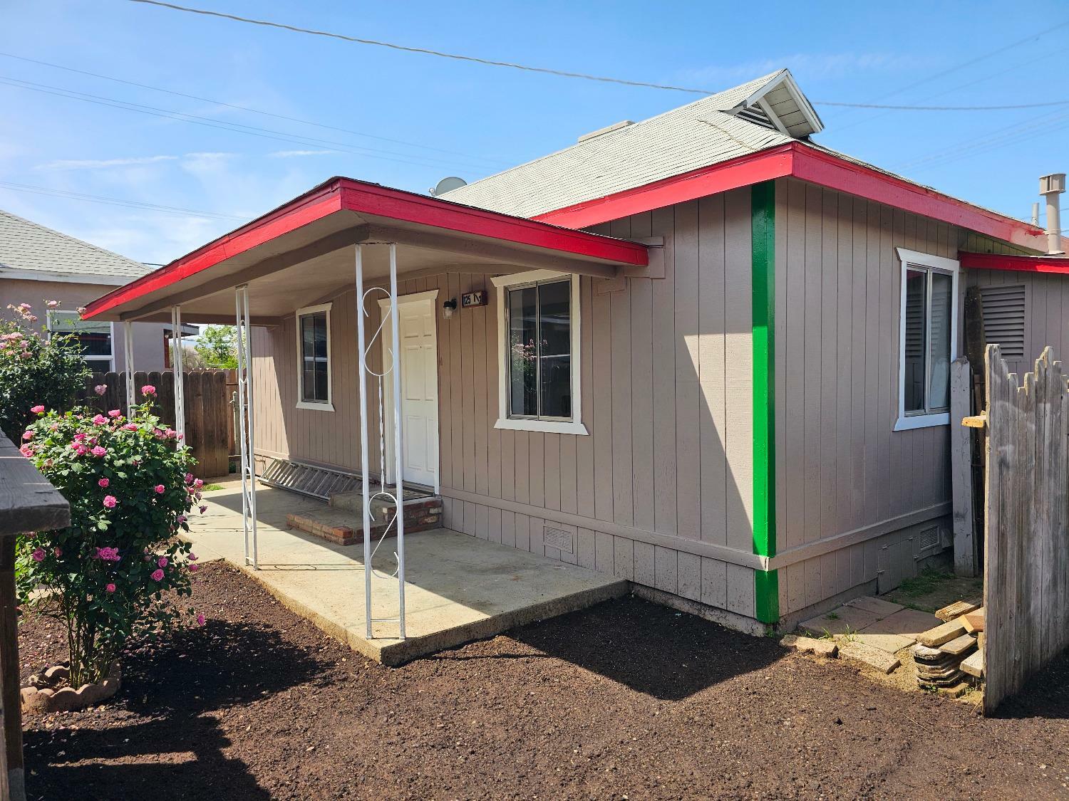 Property Photo: 125 N. Lincoln CA 93210