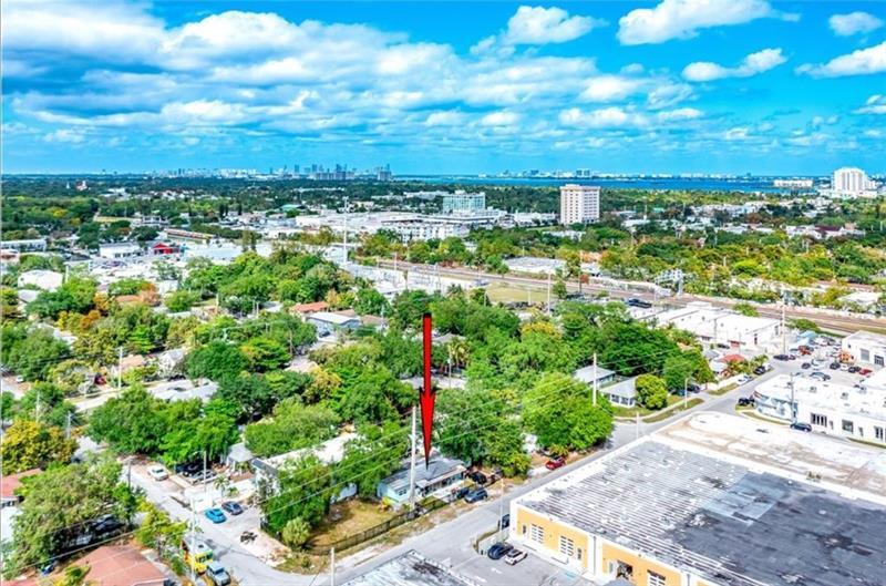 Property Photo: 321 NE 75th St FL 33138