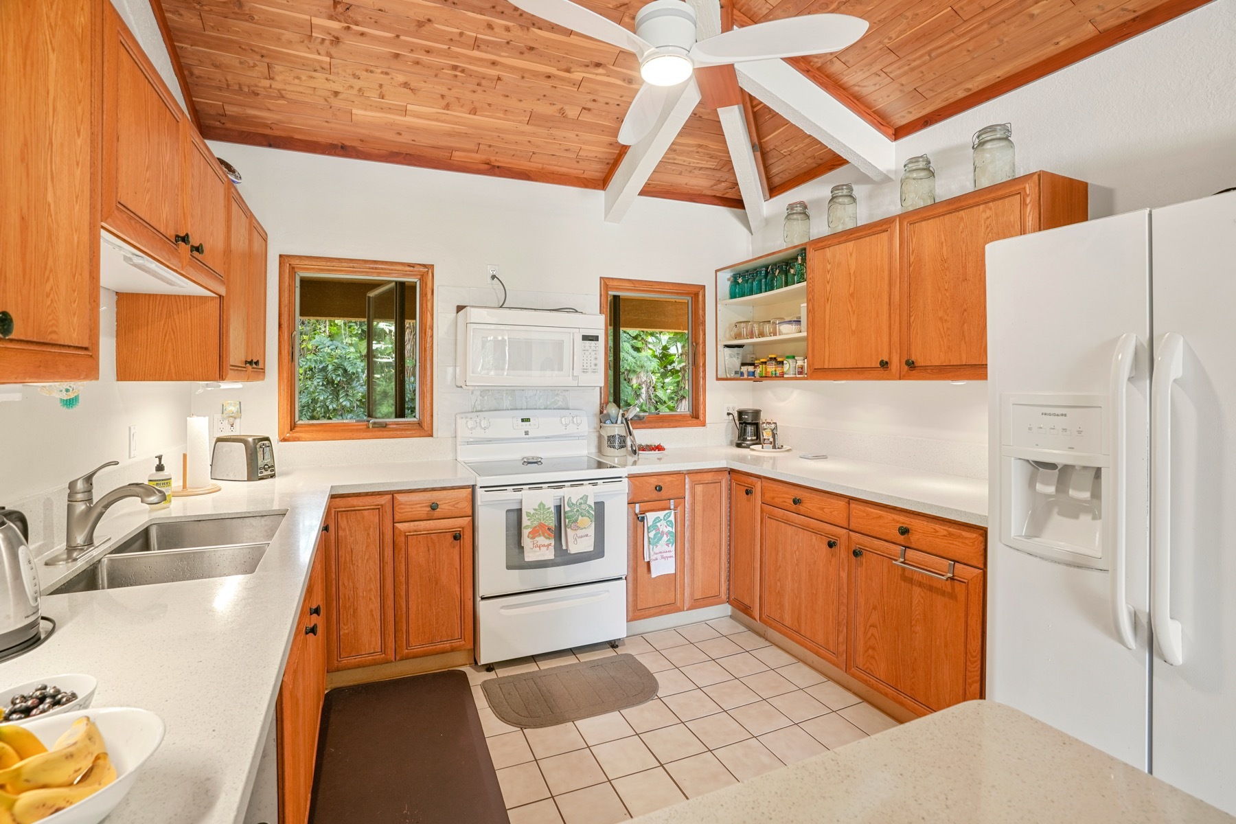 Property Photo: 4701 Kawaihau Rd M201 HI 96746