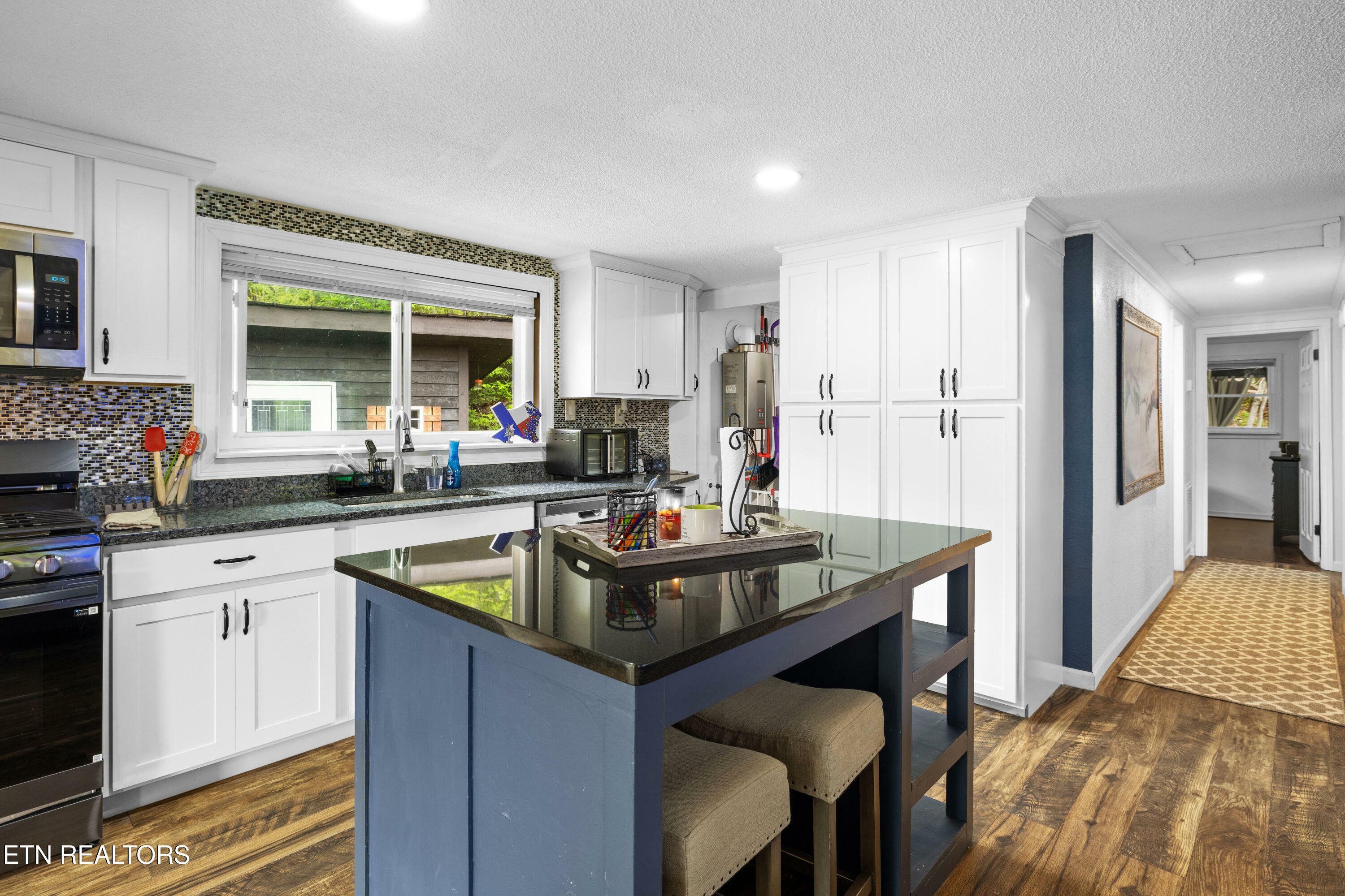 Property Photo: 3881 Richardson Cove Rd TN 37876