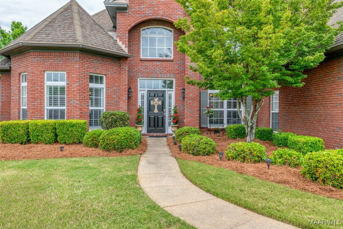 Property Photo: 8207 Stonewall Court AL 36116