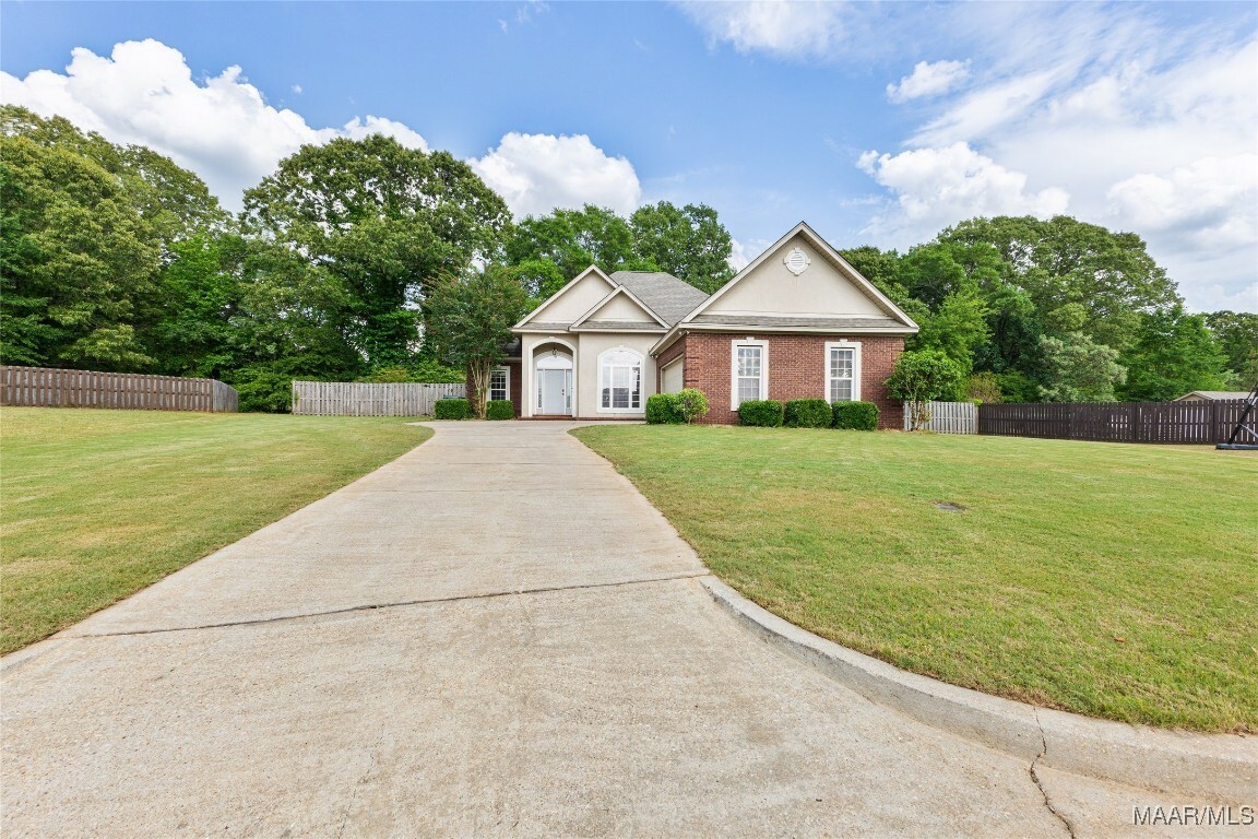 Property Photo: 285 Grove Park Loop AL 36093