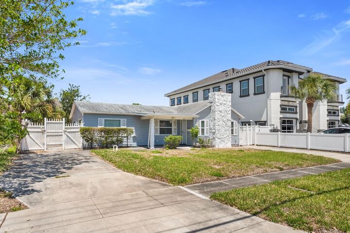 Property Photo: 621 85th Avenue N FL 33702