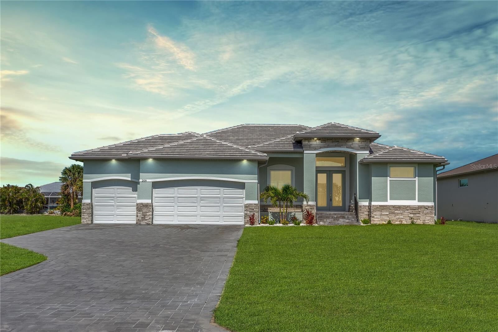 Property Photo: 209 Rotonda Boulevard S FL 33947