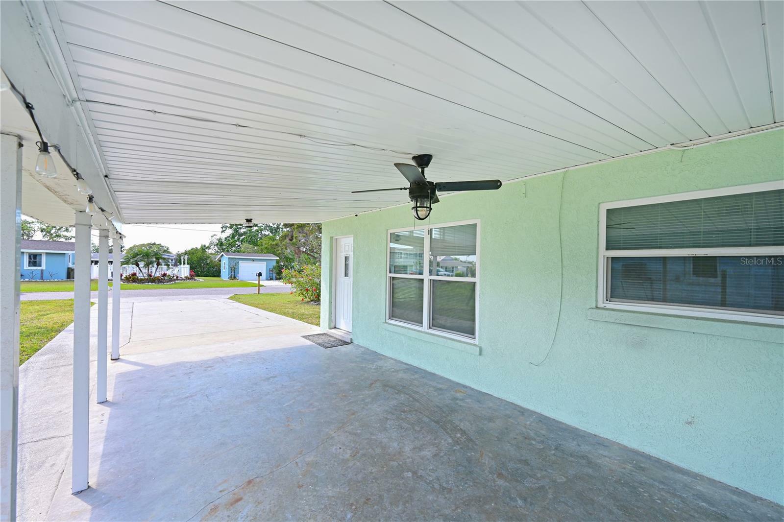 Property Photo: 612 Palm Avenue FL 34222