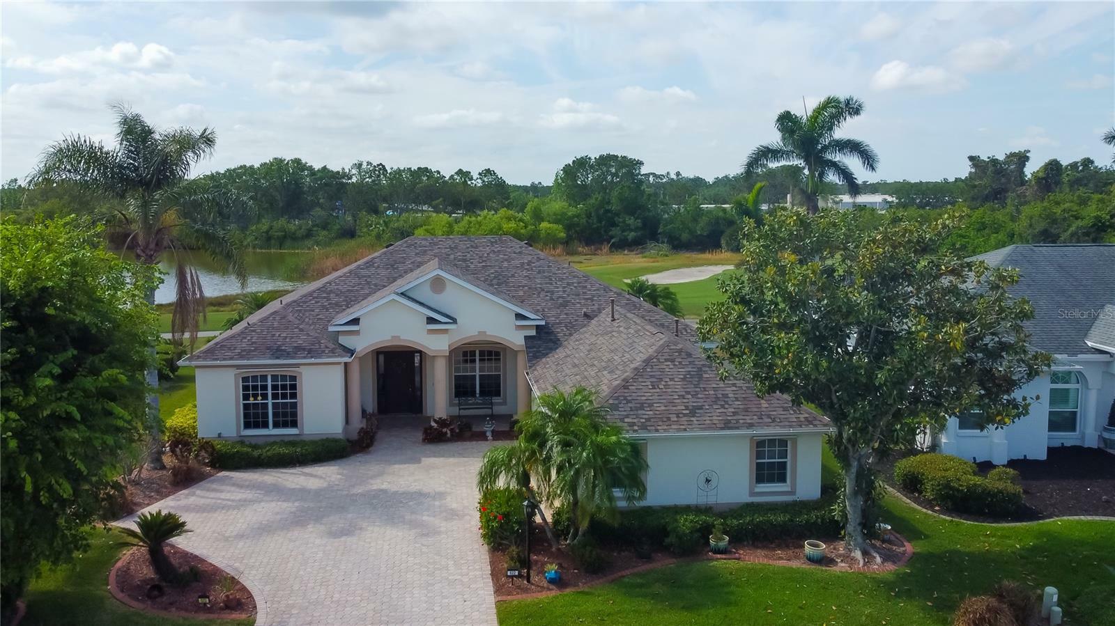 Property Photo: 522 Planters Manor Way FL 34212