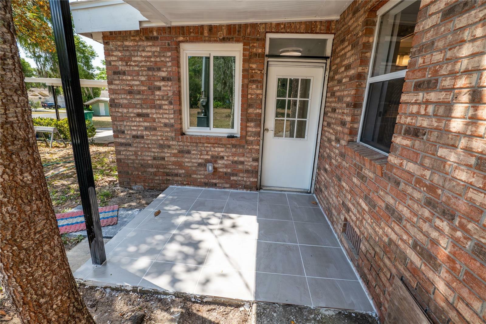 Property Photo: 237 W McClendon Street FL 32159