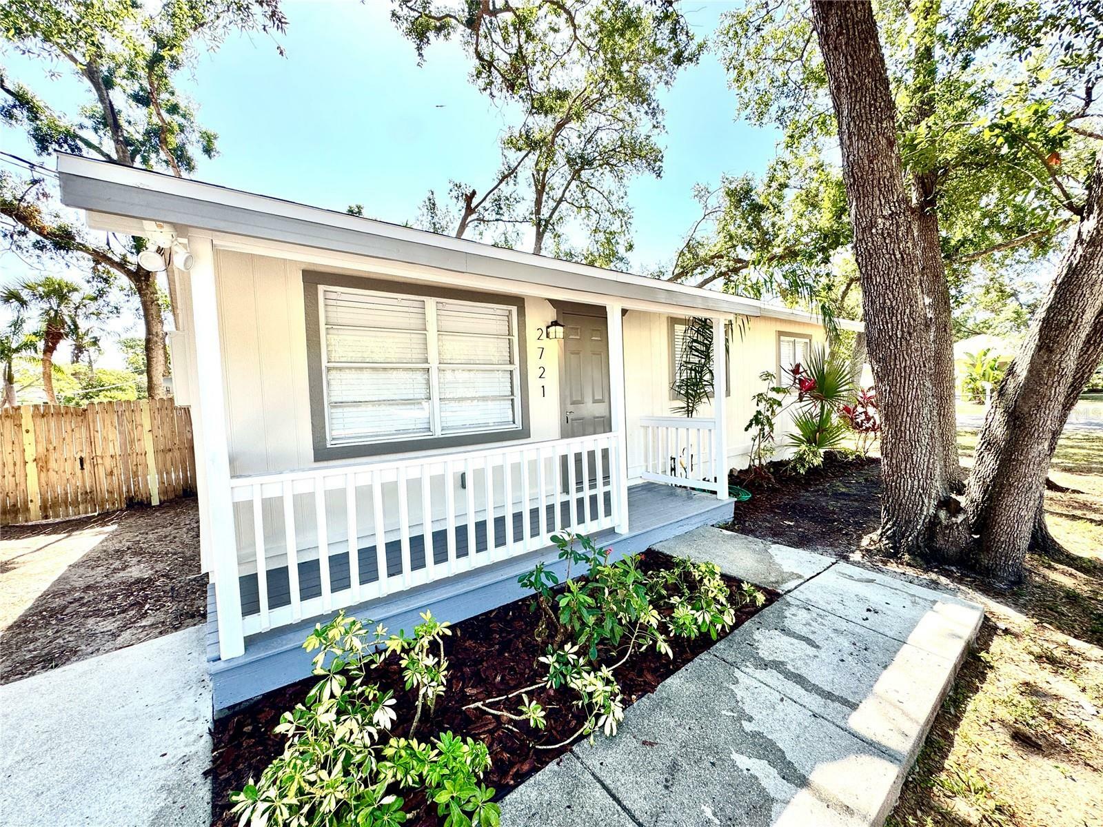 Property Photo: 2721 7th Street W FL 34205