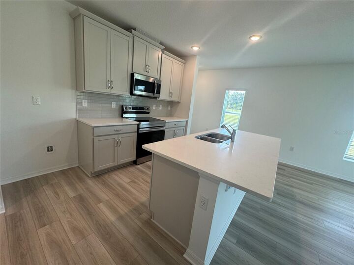 Property Photo:  266 Thompson Village Avenue  FL 32703 