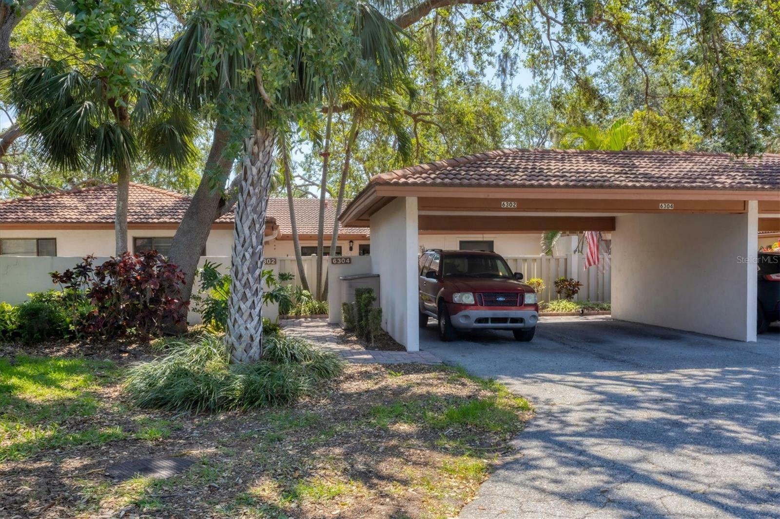 Property Photo: 6304 Pelican Drive FL 34210