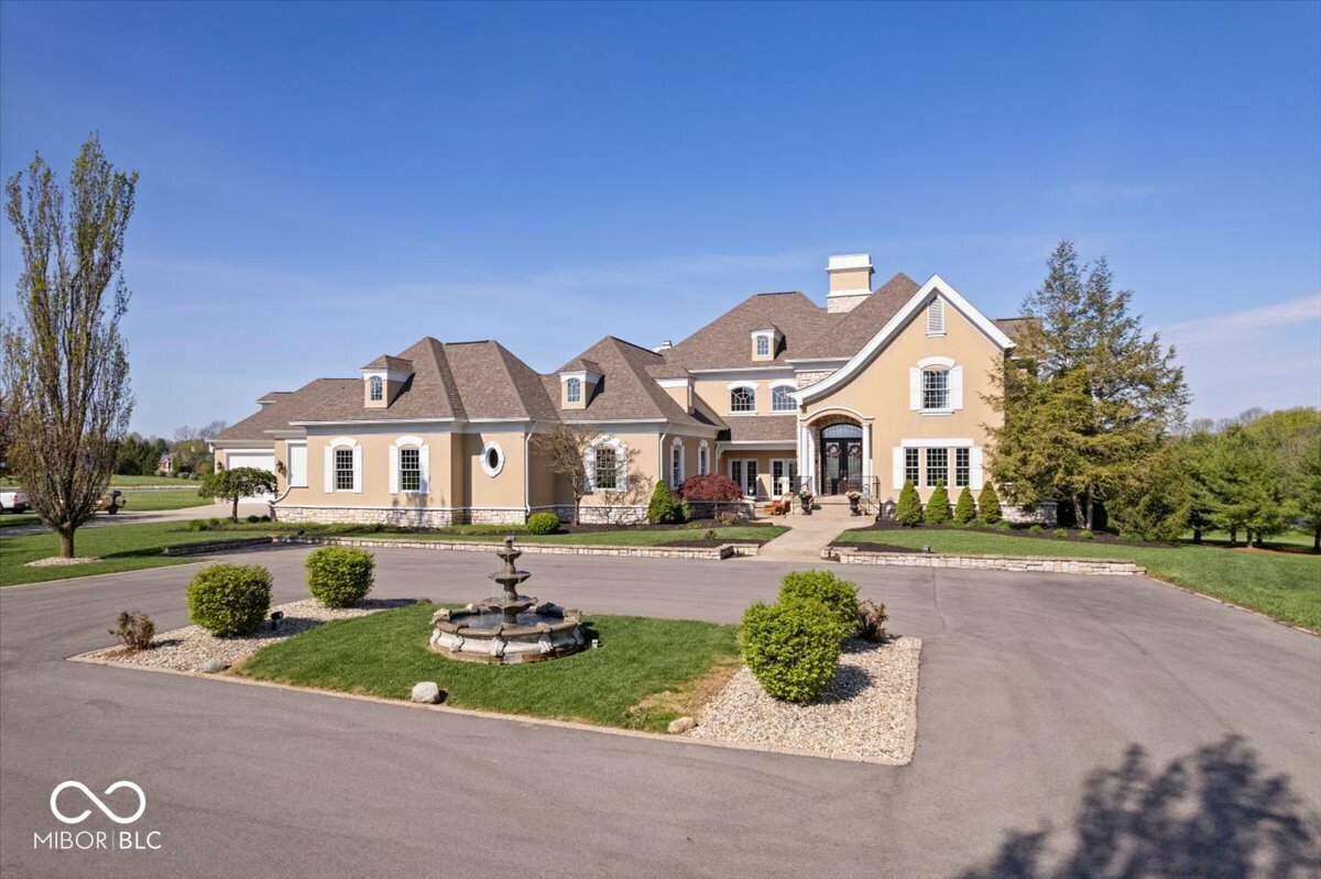 Property Photo: 2766 S Honey Creek Road S IN 46143