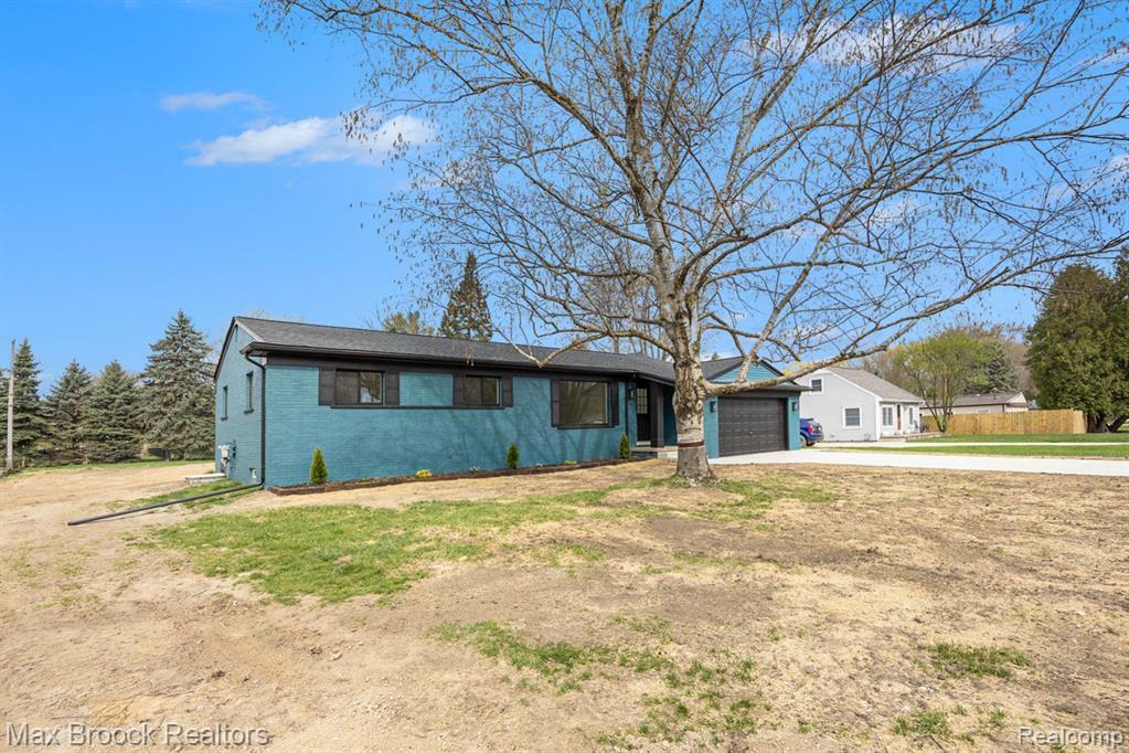 Property Photo: 38501 Winkler Street MI 48045 5371