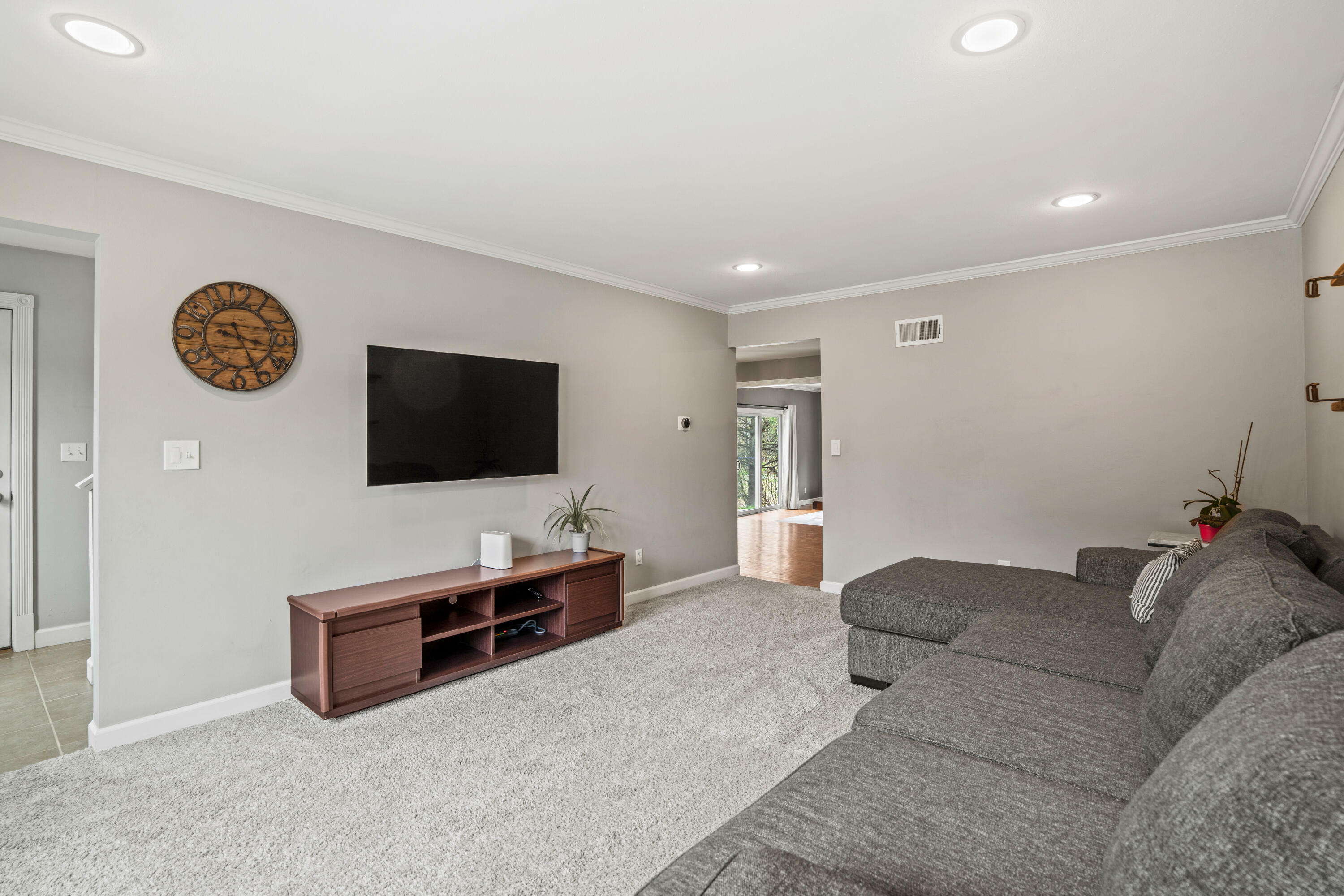 Property Photo:  1820 Blackhawk Dr  WI 53024 