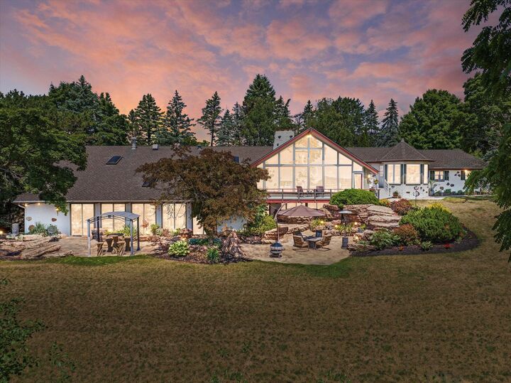 Property Photo: W215n5353 Ada Ct WI 53051
