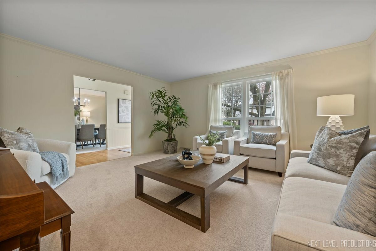 Property Photo: 554 Carriage Hill Road IL 60565