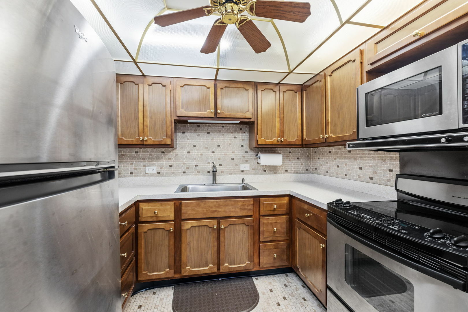 Property Photo: 5540 Walnut Avenue 22C IL 60515