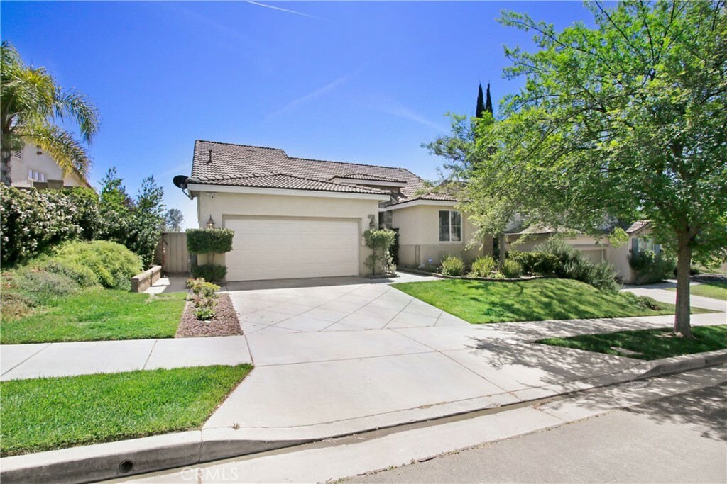 Property Photo: 34101 Dianthus Lane CA 92532