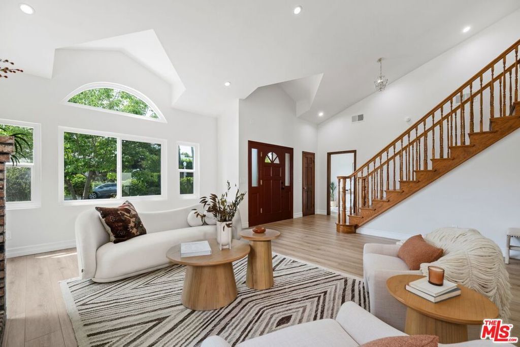 Property Photo: 326 N Beachwood Drive CA 90004