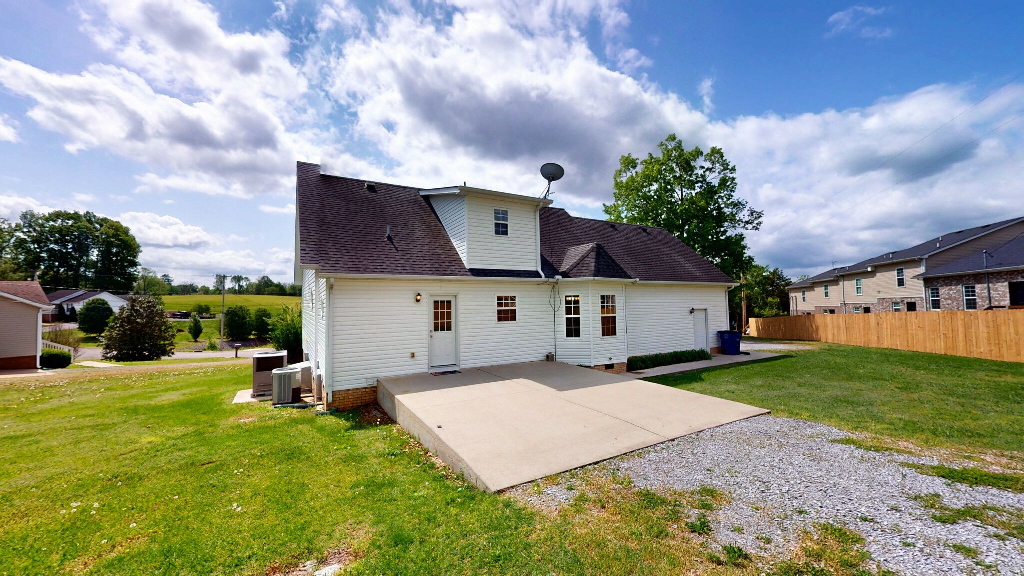 Property Photo: 302 S Wood Ln TN 37160