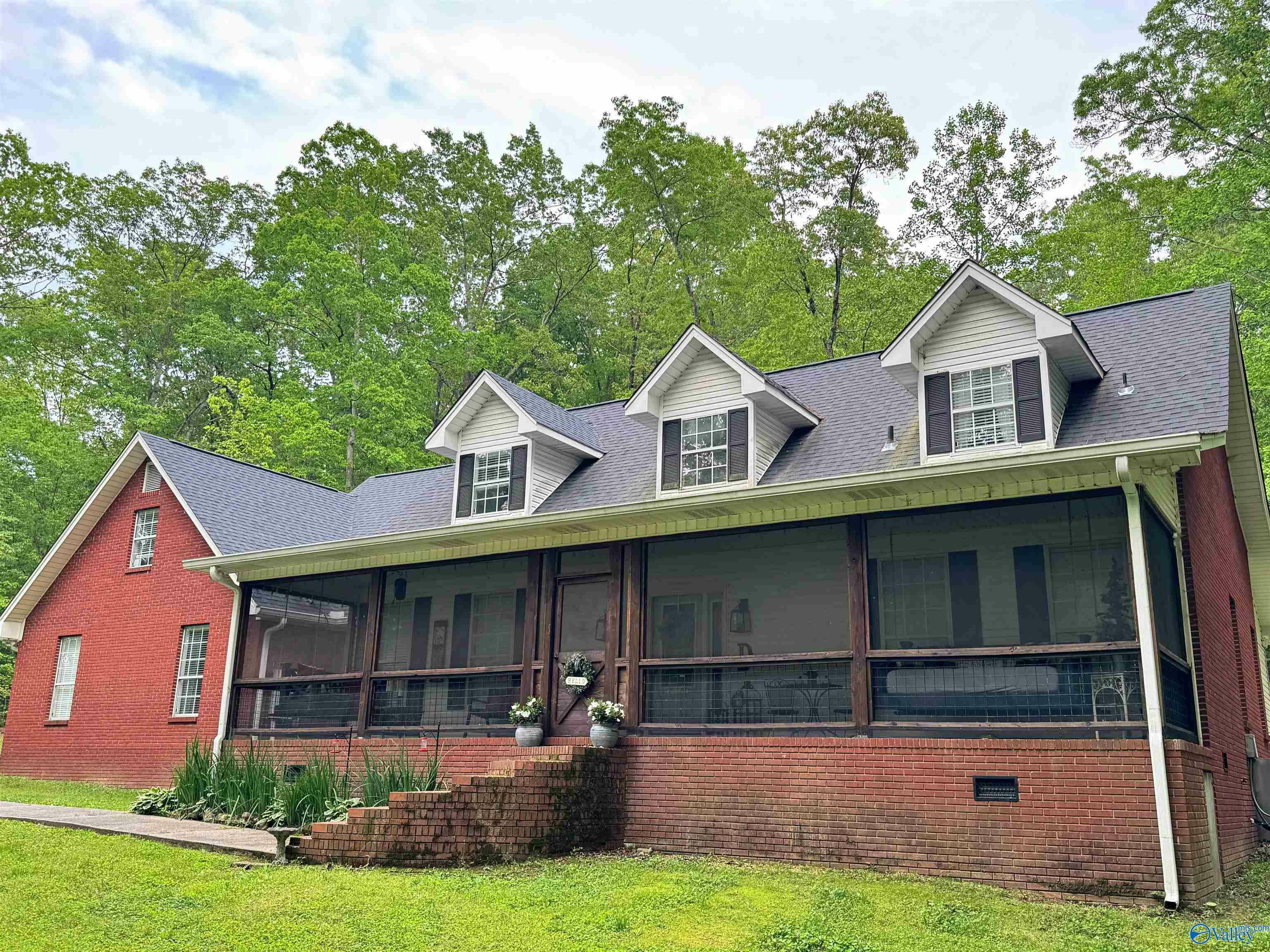 Property Photo: 7668 Owls Hollow Road AL 35901