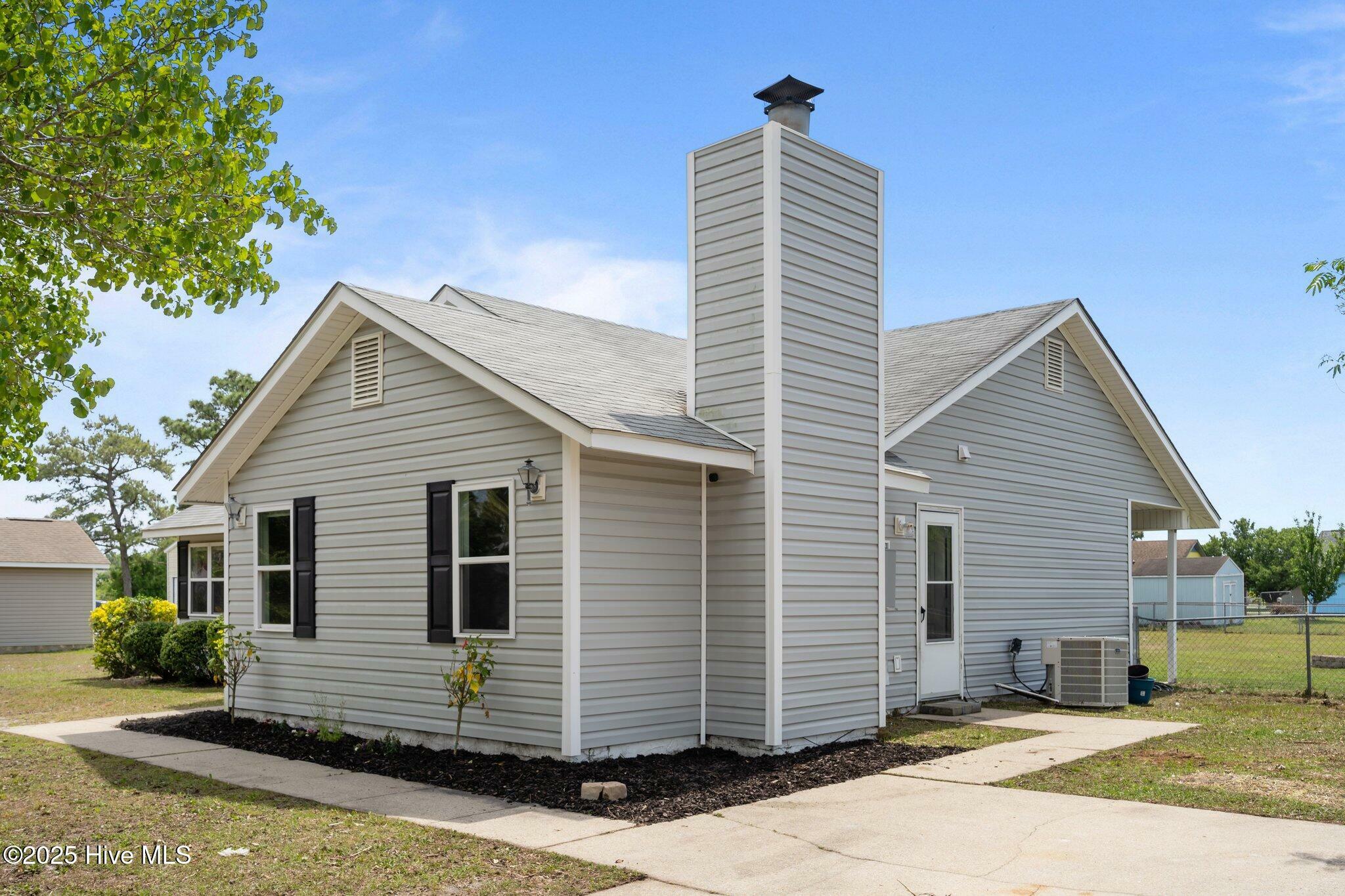 Property Photo: 308 Dayrell Drive NC 28539