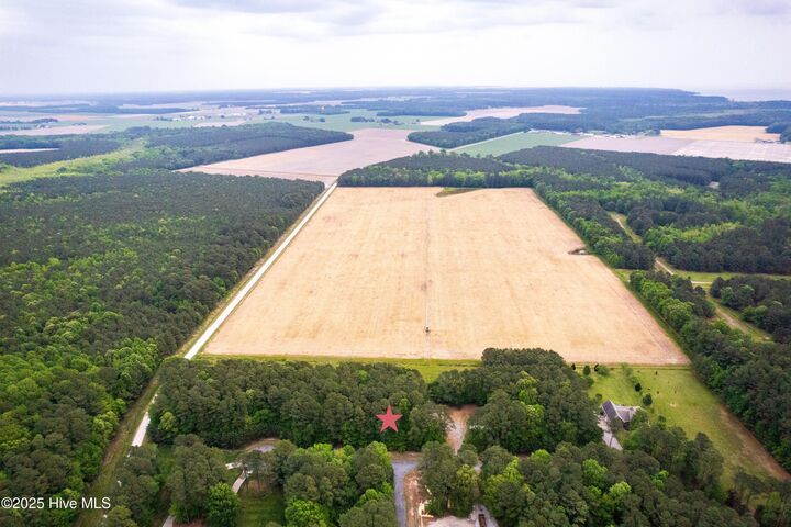 Property Photo:  18 Sutton'S Landing Road  NC 27944 