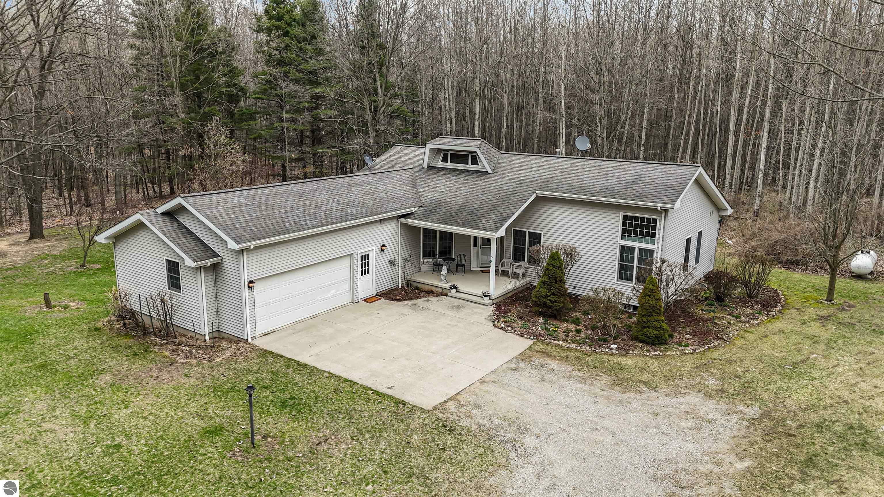 Property Photo: 11300 Alfreds Way MI 48877-9326