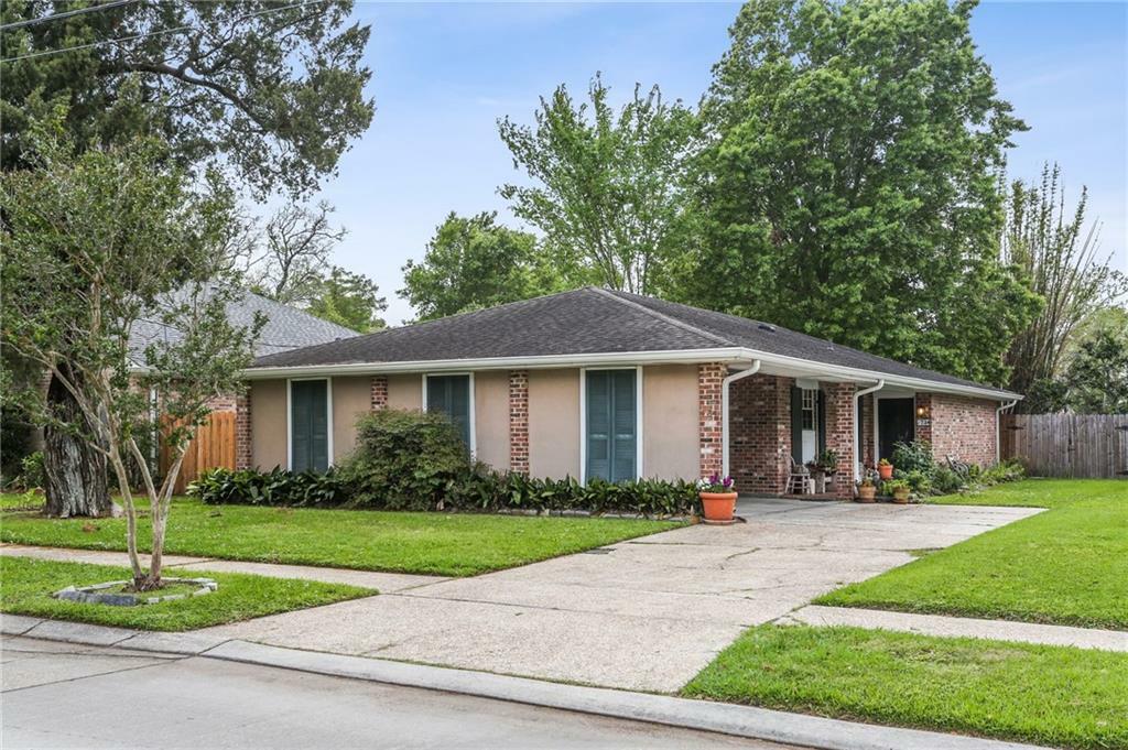 Property Photo: 734 Newman Avenue LA 70121
