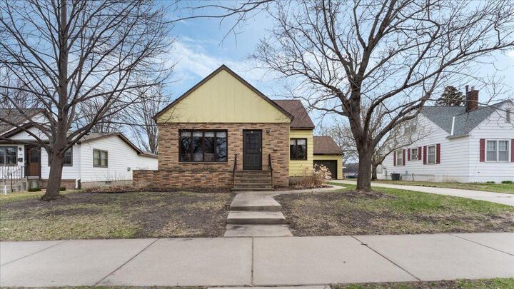Property Photo:  411 Ash Street S  MN 56378 