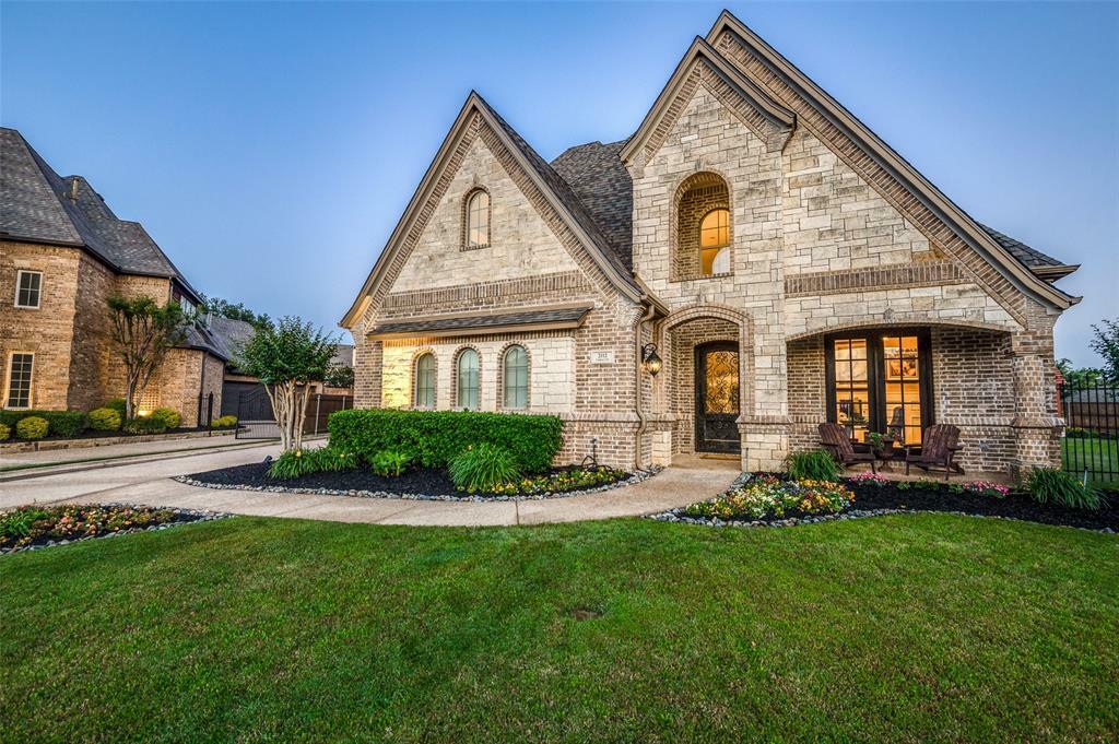 Property Photo: 2112 Camden Circle TX 76092