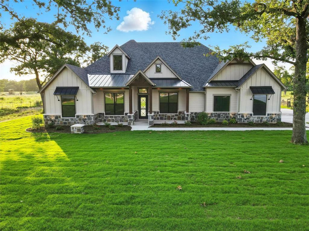 Property Photo: 165 Rio Rancho Drive TX 76234