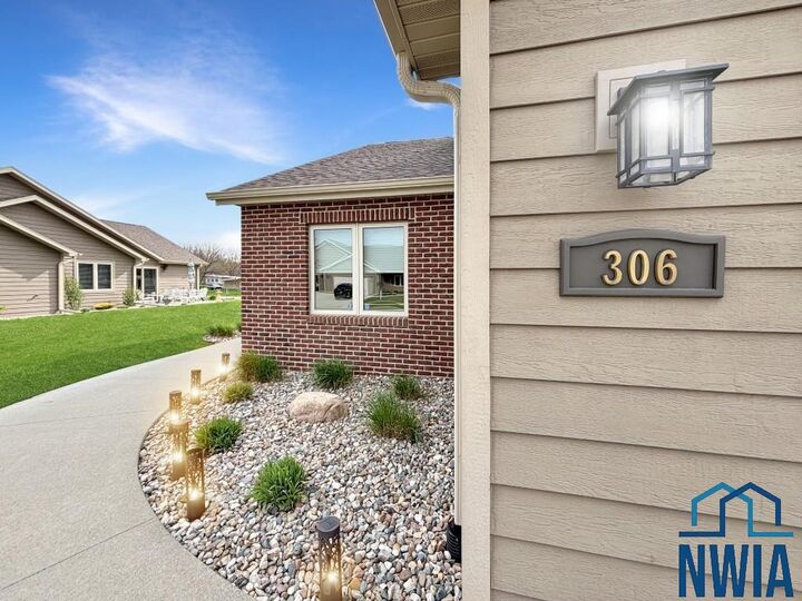 Property Photo: 306 Prairie Bluff Dr IA 51054