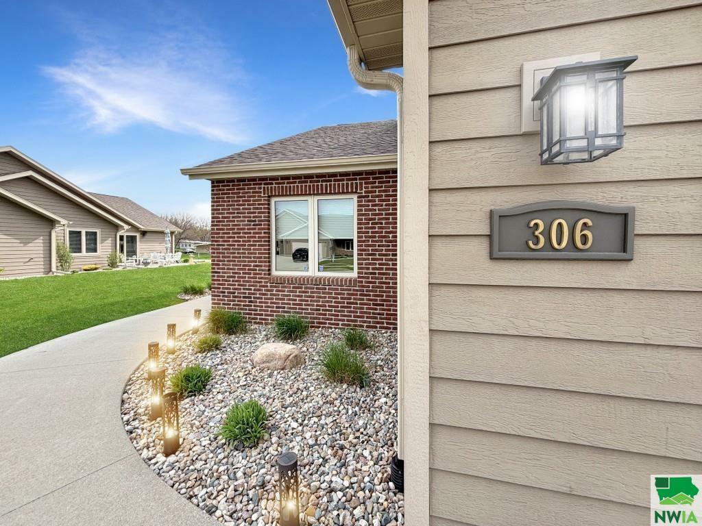Property Photo: 306 Prairie Bluff Dr IA 51054