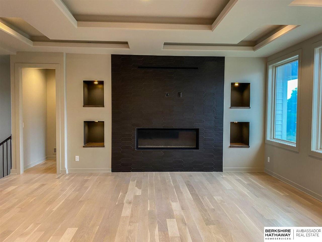 Property Photo: 3326 S 208 Street NE 68022