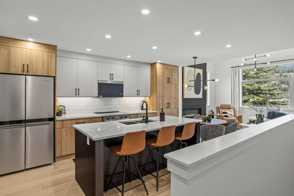 Property Photo: 1413 Mountain Avenue 102 AB T1W 1M3