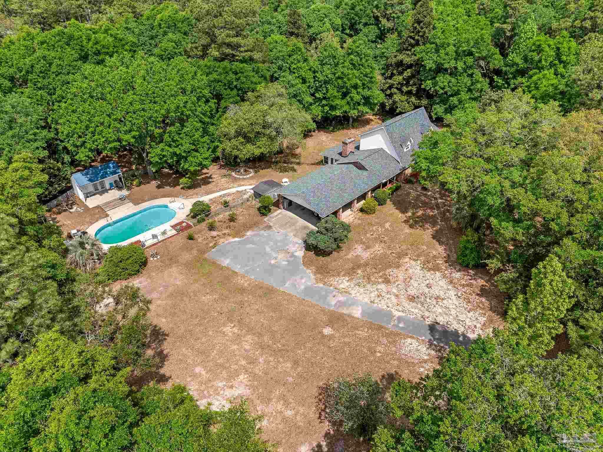 Property Photo: 6205 Aster St FL 32570