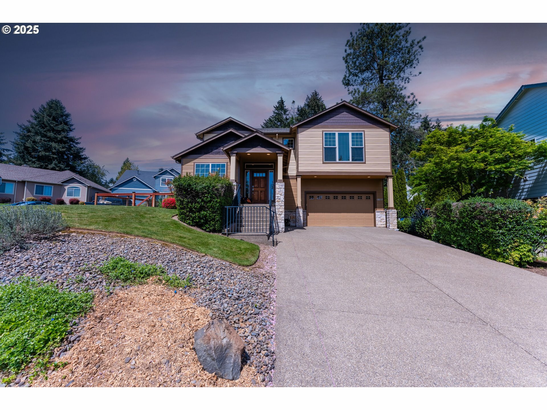 Property Photo: 4657 Southampton Dr SE OR 97302