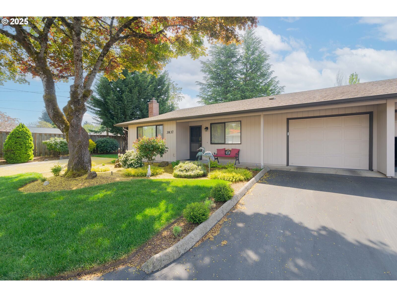 Property Photo: 3837 NE 45th St WA 98661