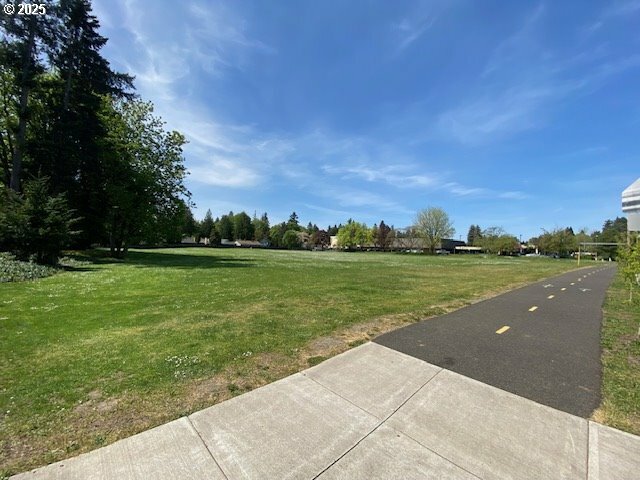 12201 SE Linwood Ave  Milwaukie OR 97222 photo