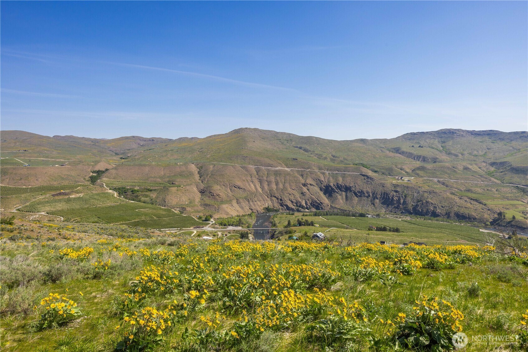 Property Photo: 435 Hwy 153 7 WA 98846