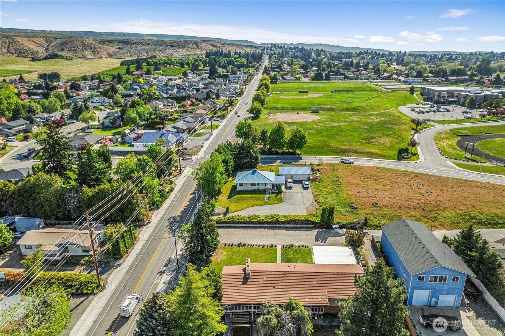 Property Photo: 780 10th Street NE WA 98802