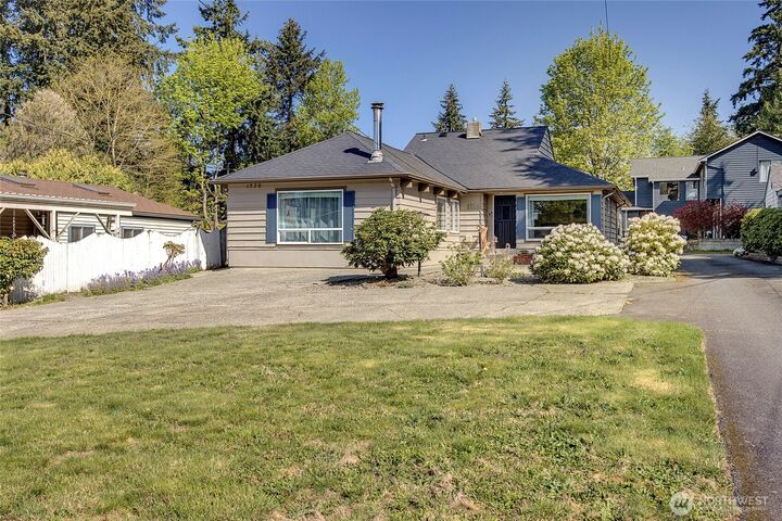 Property Photo: 1520 N 128th Street WA 98133