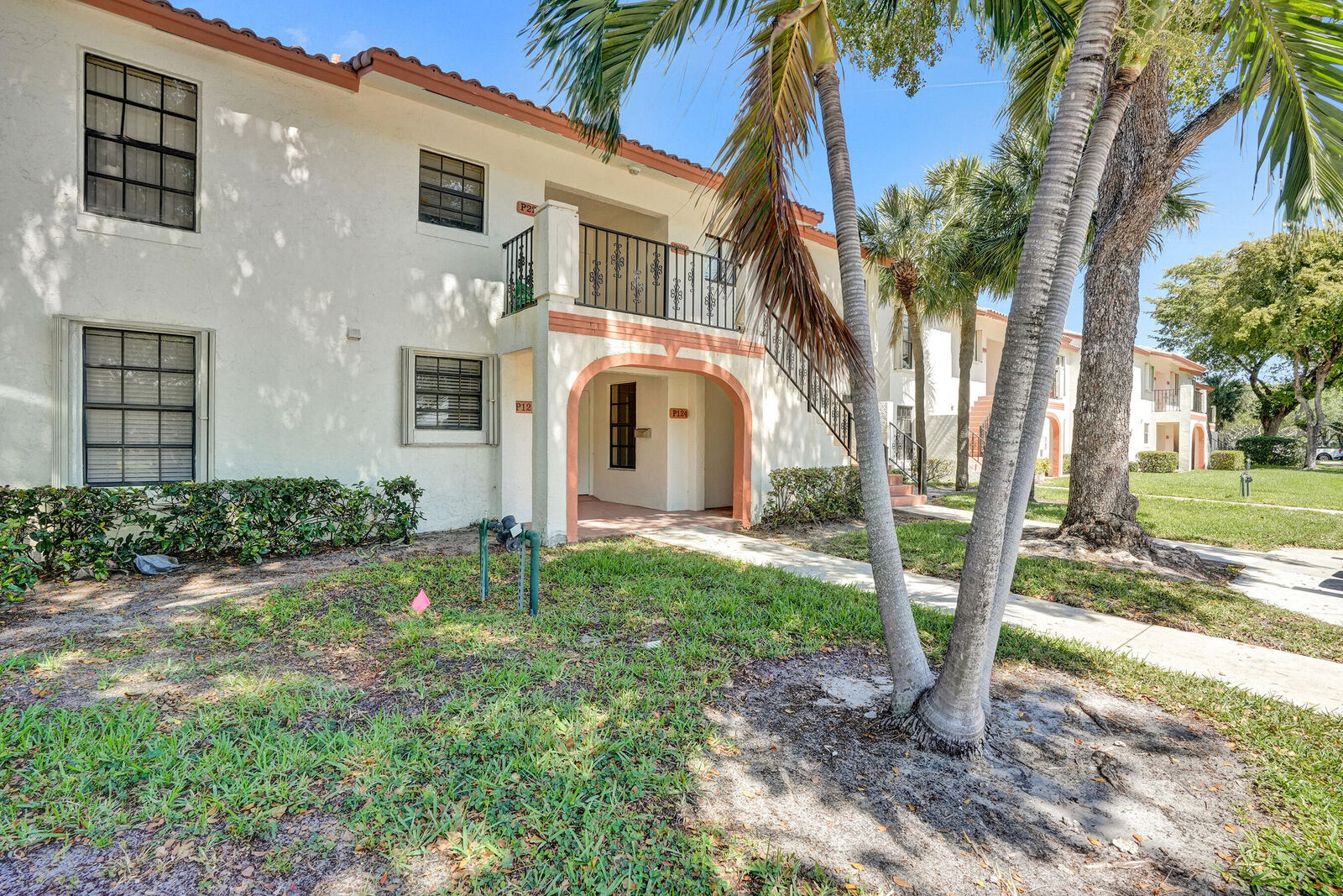 Property Photo:  2800 Palmwood Terrace P124  FL 33431 