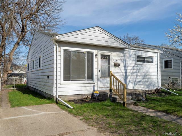 Property Photo: 21418 Panama Street MI 48091