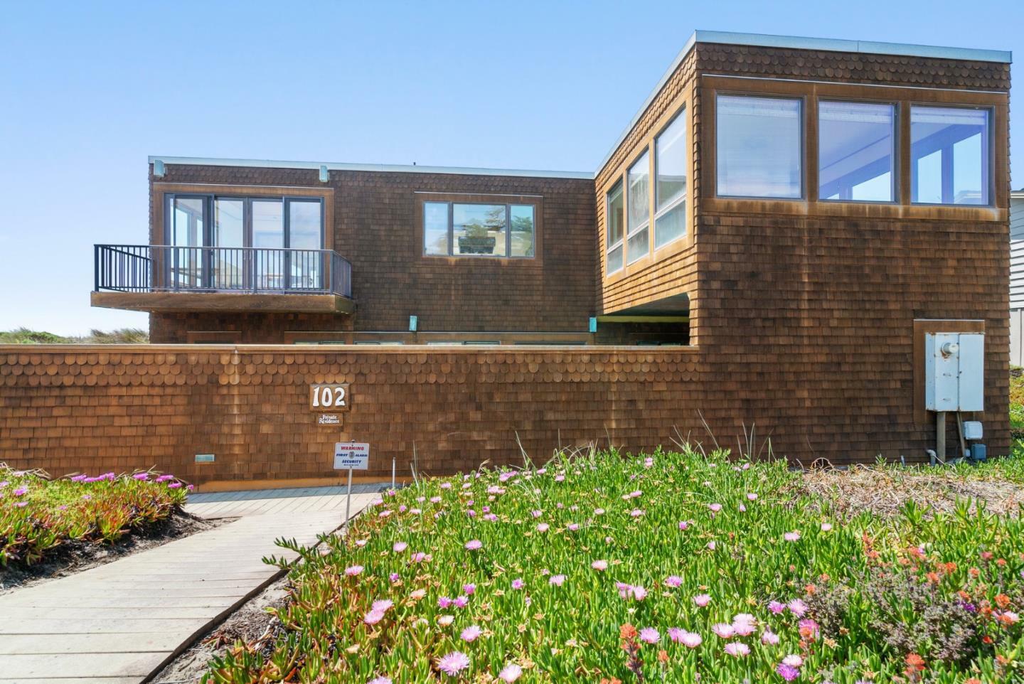 Property Photo: 102 Willet Circle CA 95076