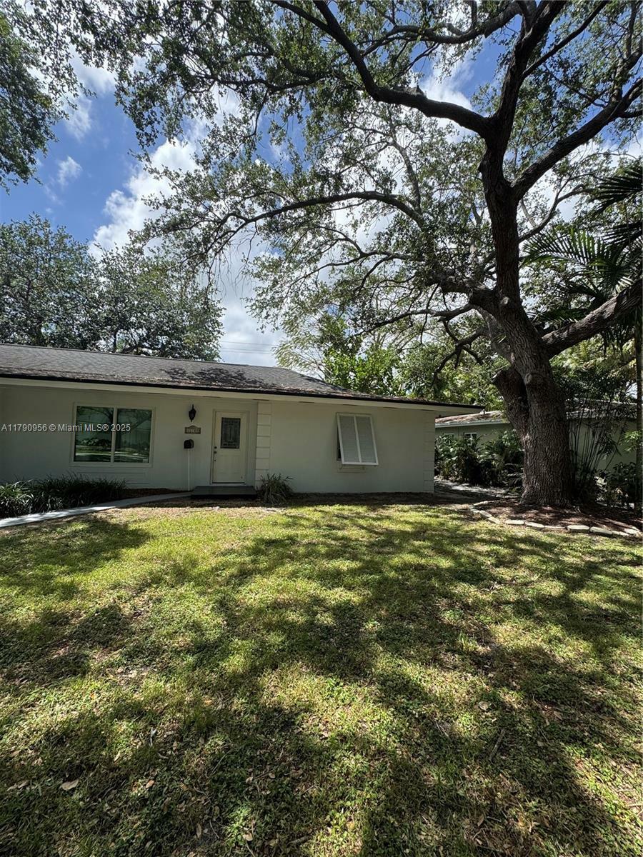 Property Photo: 11780 SW 81st Rd 11780 FL 33156