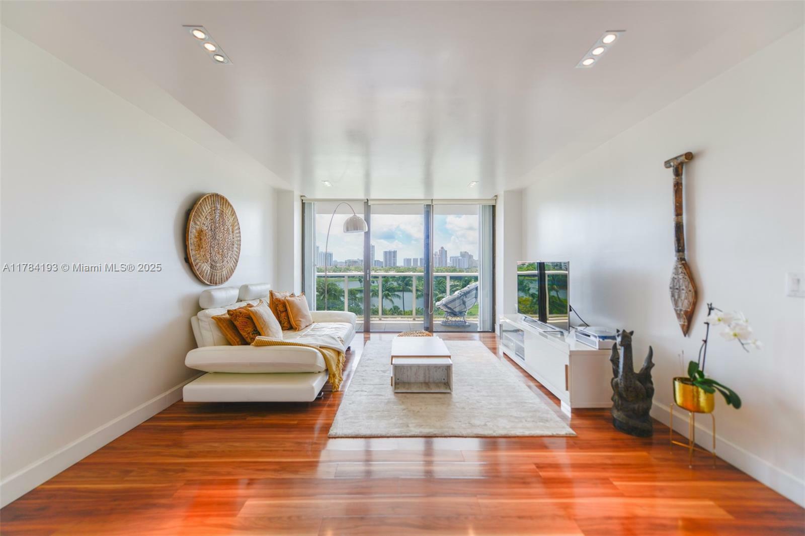 Property Photo: 3625 N Country Club Dr 707 FL 33180