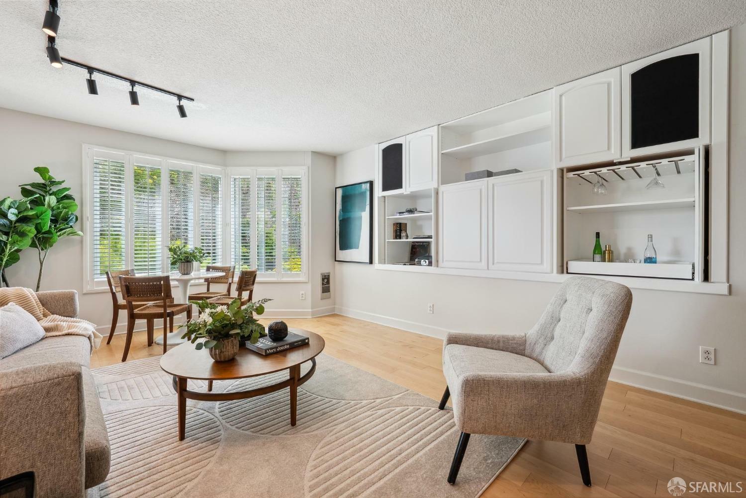 Property Photo: 111 Chestnut Street 302 CA 94111